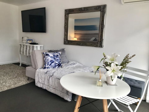 Lorne World - Schoolies Week Accommodation 4