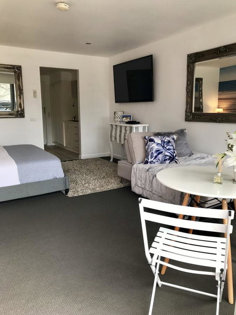 Lorne World - Schoolies Week Accommodation 5