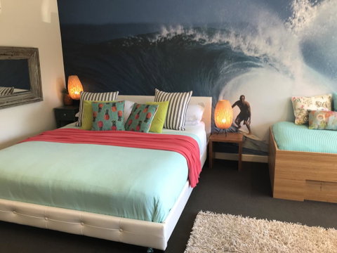 Lorne World - Schoolies Week Accommodation 21