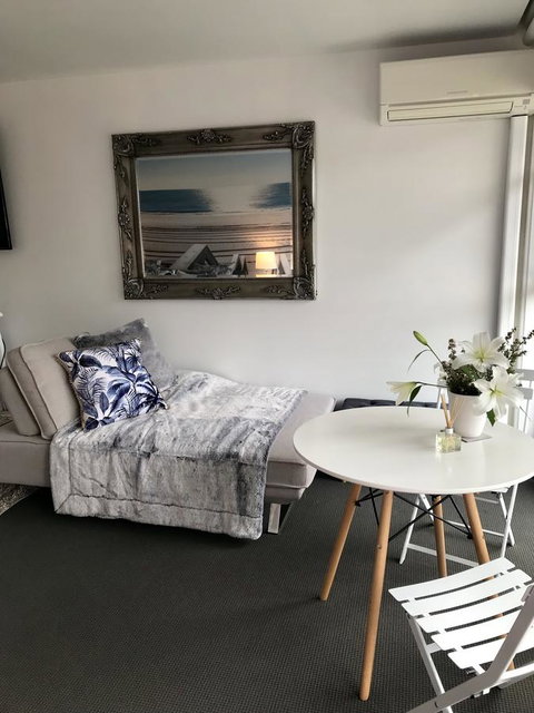 Lorne World - Schoolies Week Accommodation 8