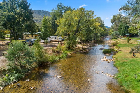 Bright Riverside Holiday Park - Schoolies Week Accommodation 12