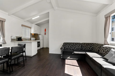 Bright Riverside Holiday Park - Schoolies Week Accommodation 6