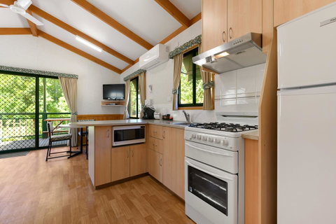 Bright Riverside Holiday Park - Schoolies Week Accommodation 22