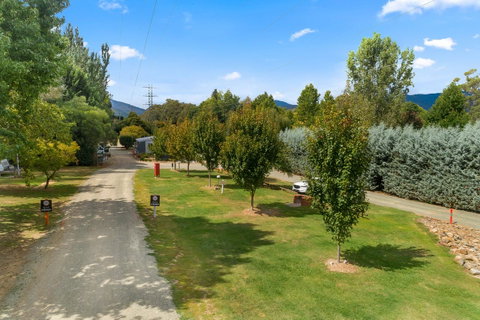 Bright Riverside Holiday Park - Schoolies Week Accommodation 16