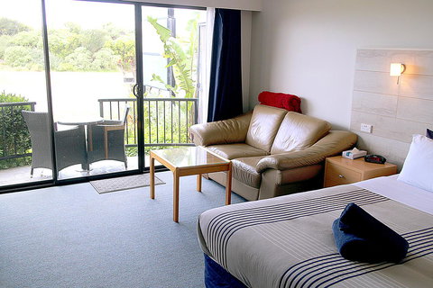 Apollo Bay Waterfront Motor Inn - Schoolies Week Accommodation 30