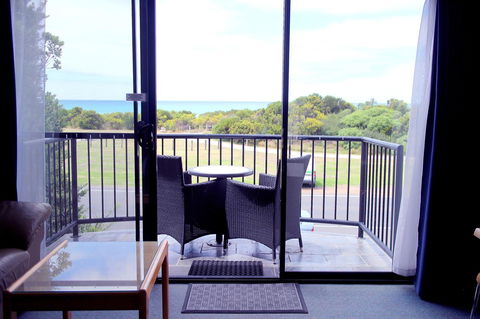 Apollo Bay Waterfront Motor Inn - Schoolies Week Accommodation 27