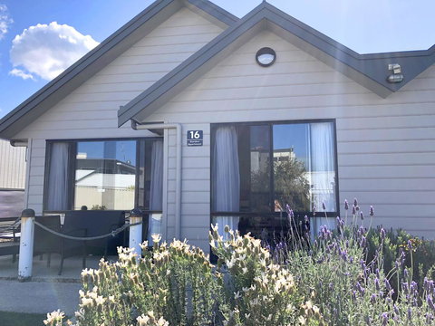 Apollo Bay Waterfront Motor Inn - Schoolies Week Accommodation 20