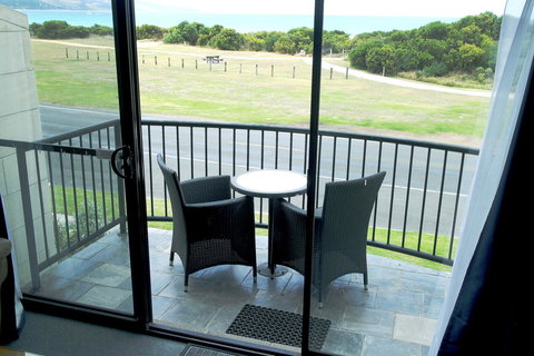 Apollo Bay Waterfront Motor Inn - Schoolies Week Accommodation 28