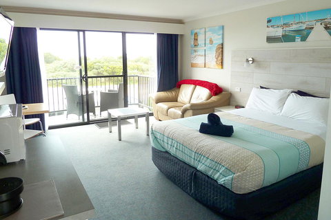 Apollo Bay Waterfront Motor Inn - Schoolies Week Accommodation 2