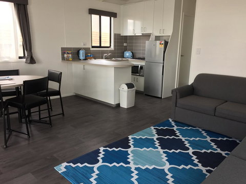 Apollo Bay Waterfront Motor Inn - Schoolies Week Accommodation 34