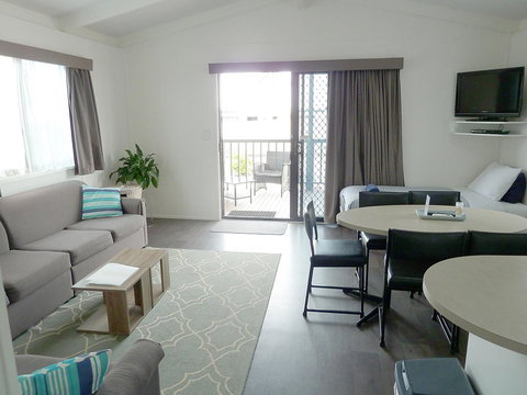 Apollo Bay Waterfront Motor Inn - Schoolies Week Accommodation 14
