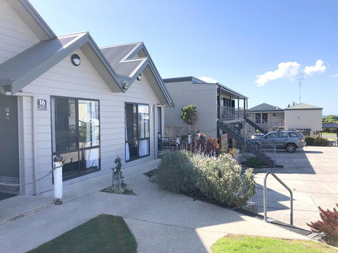 Apollo Bay Waterfront Motor Inn - Schoolies Week Accommodation 21