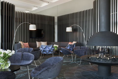 Crown Metropol Melbourne - Schoolies Week Accommodation 9