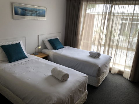 Port Campbell Parkview Motel & Apartments - Schoolies Week Accommodation 13