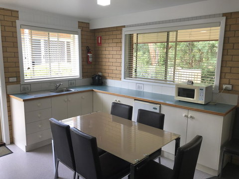 Port Campbell Parkview Motel & Apartments - Schoolies Week Accommodation 12