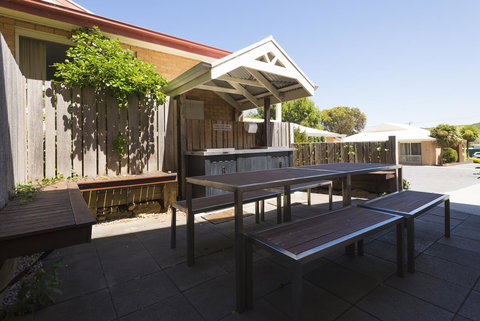 Port Campbell Parkview Motel & Apartments - Schoolies Week Accommodation 38
