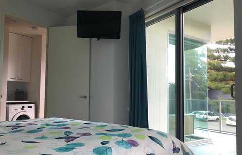 130 At The Waves - Schoolies Week Accommodation 13