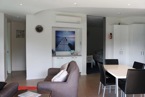 130 At The Waves - Schoolies Week Accommodation 6