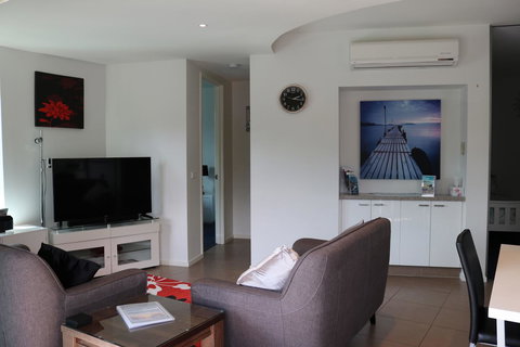 130 At The Waves - Schoolies Week Accommodation 5