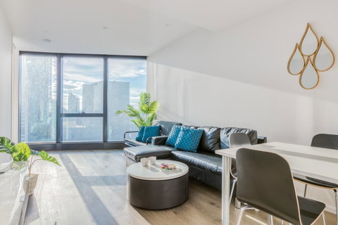 New Eureka 108 Hotel Apartments - Schoolies Week Accommodation 6