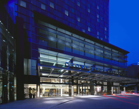 Crown Promenade Melbourne - Schoolies Week Accommodation 10