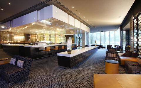 Crown Promenade Melbourne - Schoolies Week Accommodation 11