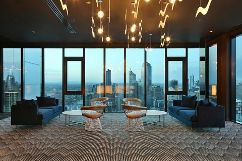 Experience Platinum Hotel Apartments - Schoolies Week Accommodation 29