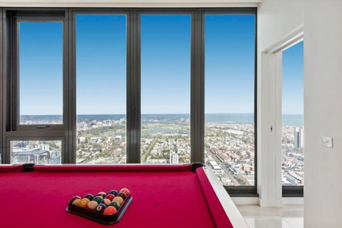 Experience Platinum Hotel Apartments - Schoolies Week Accommodation 12