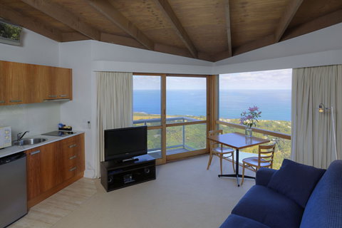 Chris\'s Beacon Point Restaurant & Villas - Schoolies Week Accommodation 5