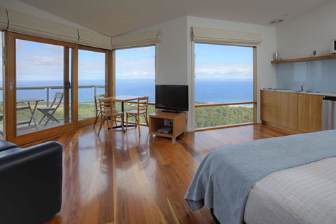Chris\'s Beacon Point Restaurant & Villas - Schoolies Week Accommodation 2