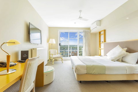 Deep Blue Hotel & Hot Springs - Schoolies Week Accommodation 41