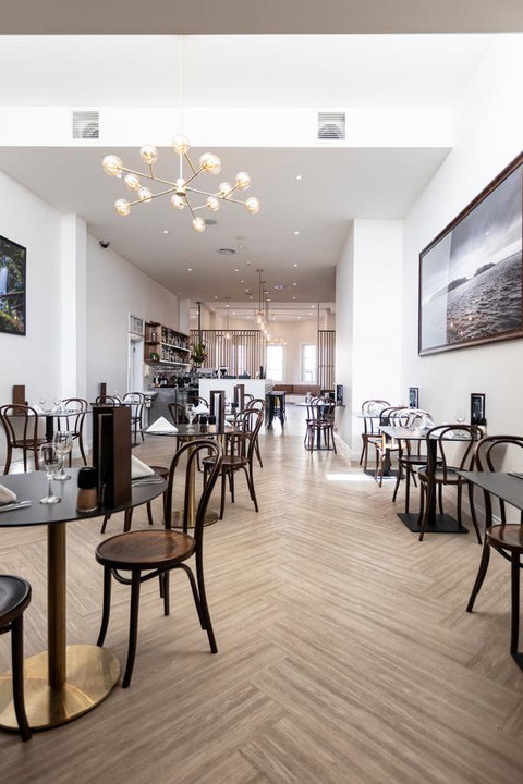 Deep Blue Hotel & Hot Springs - Schoolies Week Accommodation 4