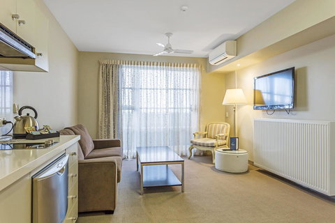 Deep Blue Hotel & Hot Springs - Schoolies Week Accommodation 42