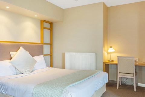 Deep Blue Hotel & Hot Springs - Schoolies Week Accommodation 36