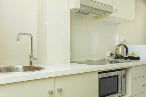 Deep Blue Hotel & Hot Springs - Schoolies Week Accommodation 35