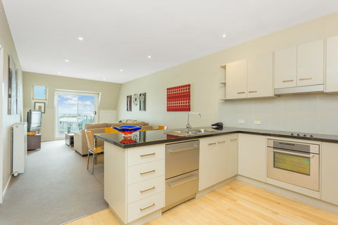 Deep Blue Hotel & Hot Springs - Schoolies Week Accommodation 32