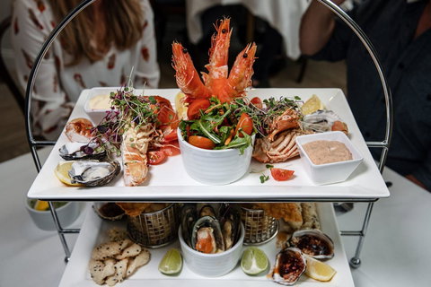 Deep Blue Hotel & Hot Springs - Schoolies Week Accommodation 1