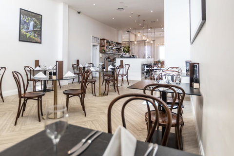 Deep Blue Hotel & Hot Springs - Schoolies Week Accommodation 5