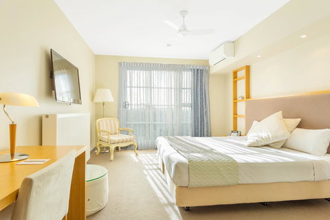 Deep Blue Hotel & Hot Springs - Schoolies Week Accommodation 14