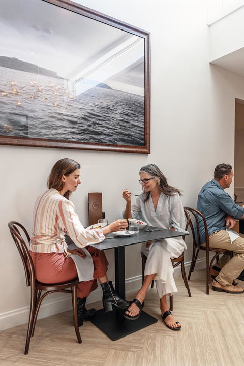 Deep Blue Hotel & Hot Springs - Schoolies Week Accommodation 6