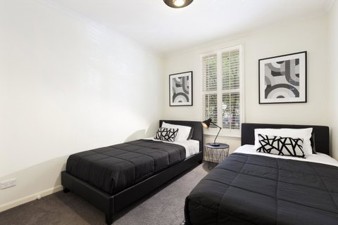 Melbourne Luxury Paradise - Schoolies Week Accommodation 8