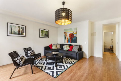 Melbourne Luxury Paradise - Schoolies Week Accommodation 3