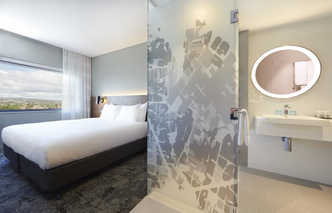 Holiday Inn Express Melbourne Southbank, An IHG Hotel - Schoolies Week Accommodation 22