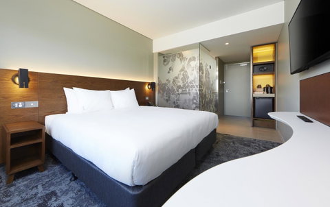 Holiday Inn Express Melbourne Southbank, An IHG Hotel - Schoolies Week Accommodation 33