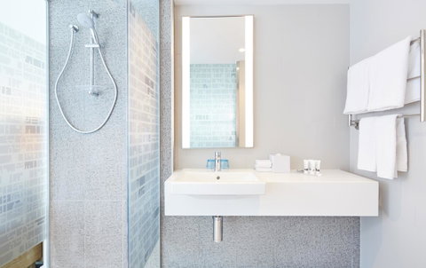 Holiday Inn Express Melbourne Southbank, An IHG Hotel - Schoolies Week Accommodation 12