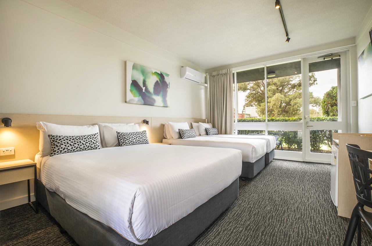  Schoolies Week Accommodation