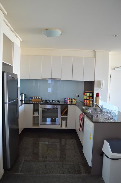 3BR Apartment At Victoria Tower Southbank - Schoolies Week Accommodation 3