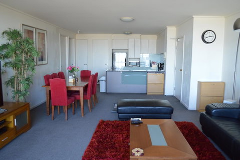3BR Apartment At Victoria Tower Southbank - Schoolies Week Accommodation 1