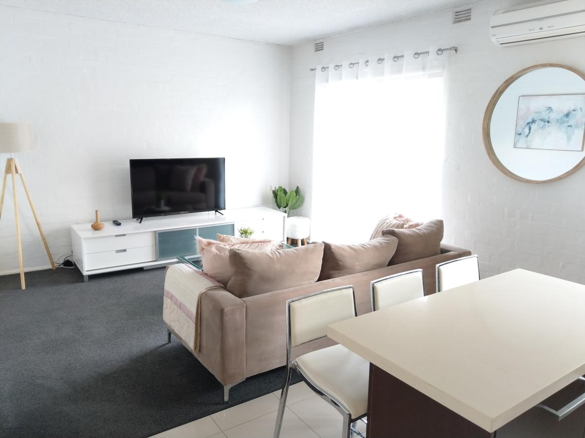 North Melbourne VIC Schoolies Week Accommodation