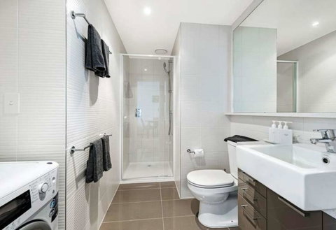 Luxury Apartments With View - Schoolies Week Accommodation 11